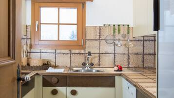 Réfrigérateur, four, lave-vaisselle, cafetiÚre/bouilloire