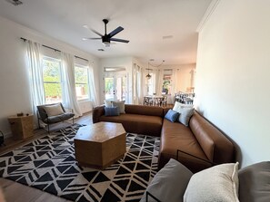 Smart TV, fireplace, video games, table tennis