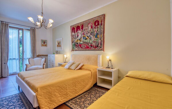 2 bedrooms, bed sheets