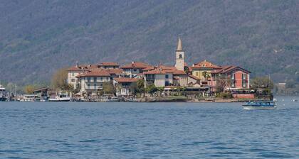 2 bedroom gorgeous home in Stresa