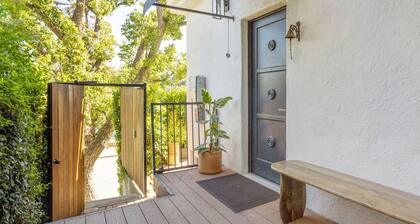 Experience Modern Luxury at Silverlake Waterfront