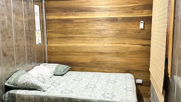1 bedroom, desk, WiFi, bed sheets