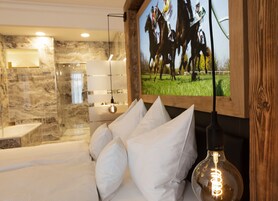 Quarto casal superluxo | Cofres nos quartos, cortinas blackout, quartos à prova de som