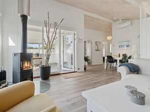 Tv och eldstad