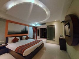 Deluxe Double Room | Soundproofing, bed sheets