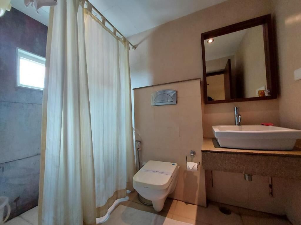 Deluxe Double Room | Bathroom | Shower, towels, soap, shampoo