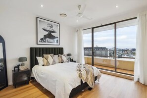 2 室のベッドルーム、アイロン / アイロン台、WiFi、ベッドシーツ