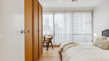 2 slaapkamers, een strijkplank/strijkijzer, wifi, beddengoed