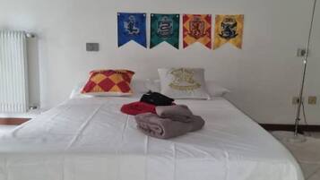 1 bedroom, desk, iron/ironing board, WiFi