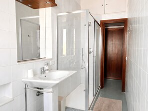 Haartrockner, Bademäntel, Bidet, Handtücher