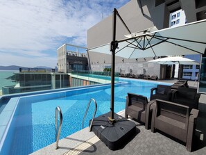 Piscina a la terrassa superior