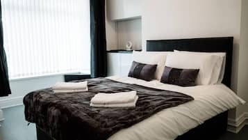 House | 4 bedrooms, iron/ironing board, free WiFi, bed sheets