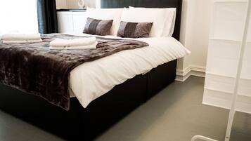 House | 4 bedrooms, iron/ironing board, free WiFi, bed sheets