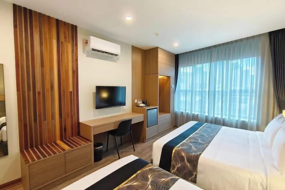 1 bedroom, minibar, in-room safe, iron/ironing board