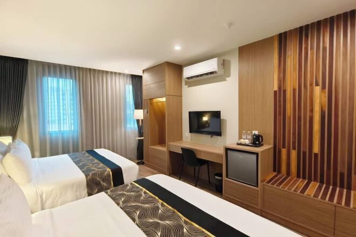 1 bedroom, minibar, in-room safe, iron/ironing board