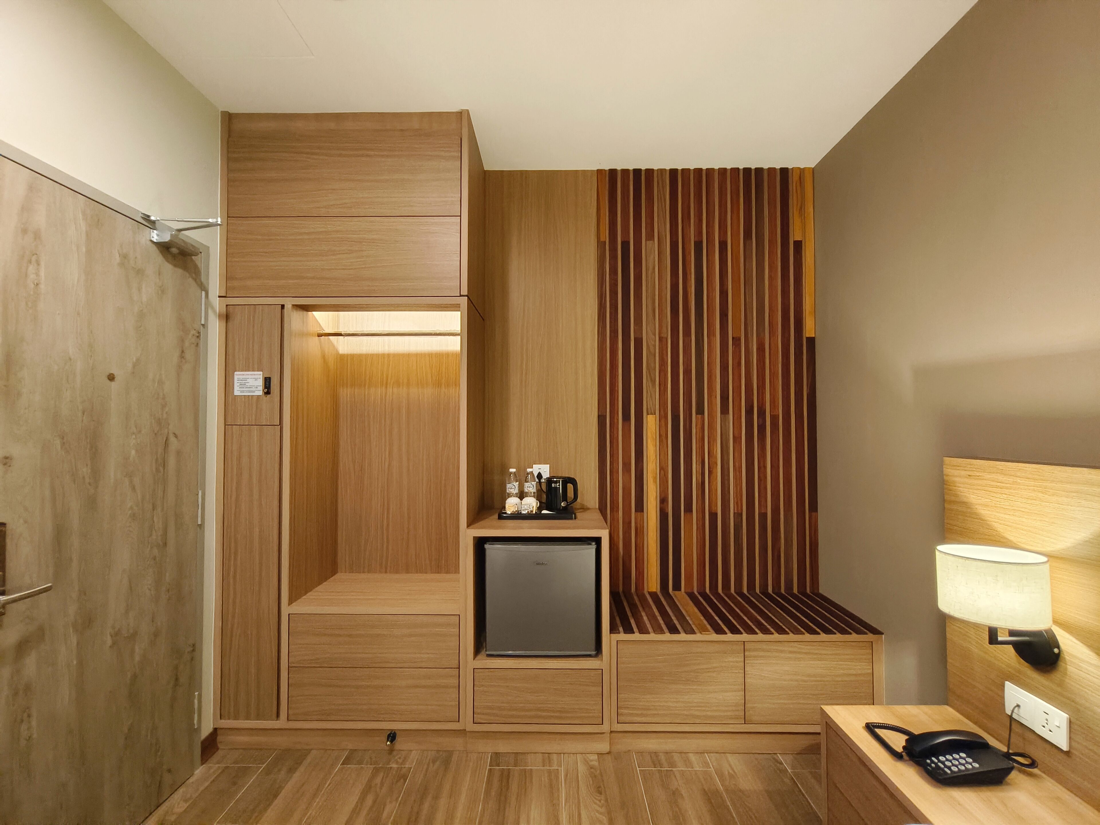 標準雙人房 | 迷你吧、客房內保險箱、熨斗/熨衣板、免費無線上網