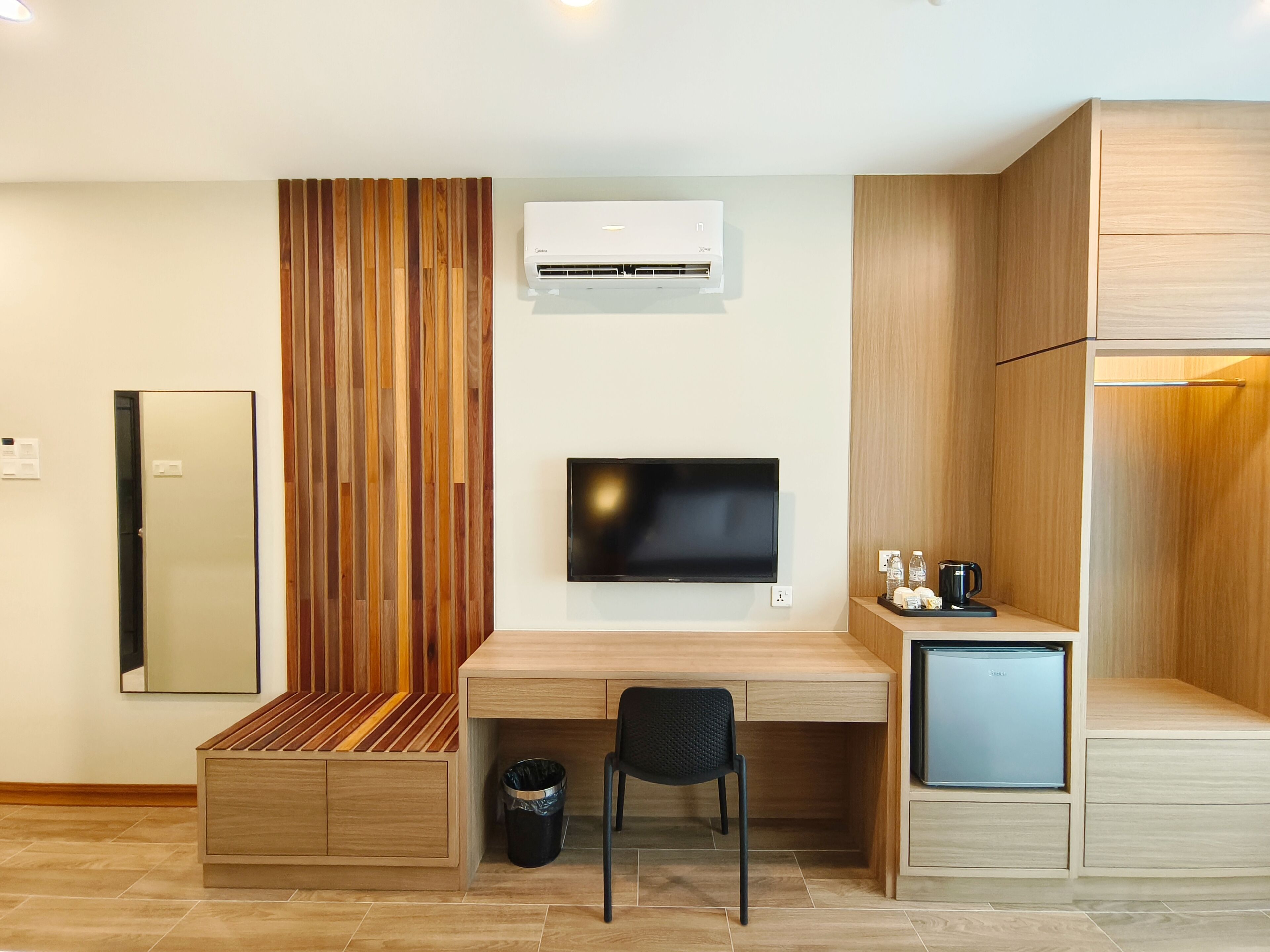 豪華三人房 | 迷你吧、客房內保險箱、熨斗/熨衣板、免費無線上網