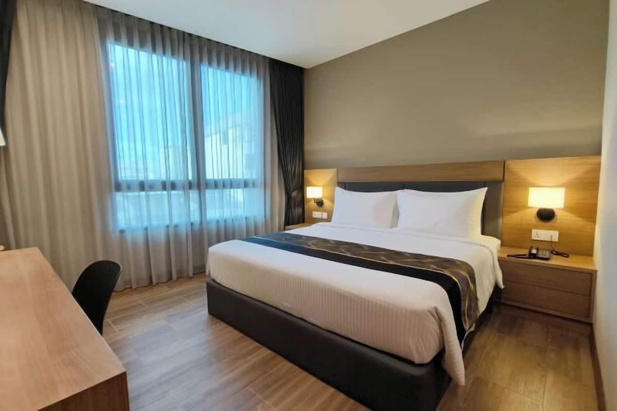 1 bedroom, minibar, in-room safe, iron/ironing board
