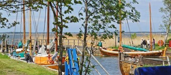 Floating Houses - Komfortable Schwimmende Ferienhäuser im Barther Yachthafen