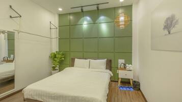 Free WiFi, bed sheets