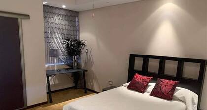 Family friendly,clean, spacious,modern,business desk,fast WiFi,secured,quite