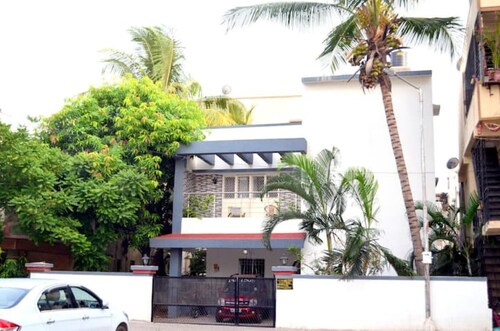 Huge fully furnished 1BHK in centre of the city!