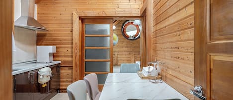 Basic Room, 1 Bedroom (302 Room) | 1 bedroom, free WiFi