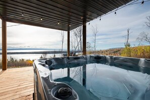 Bain à remous extérieur