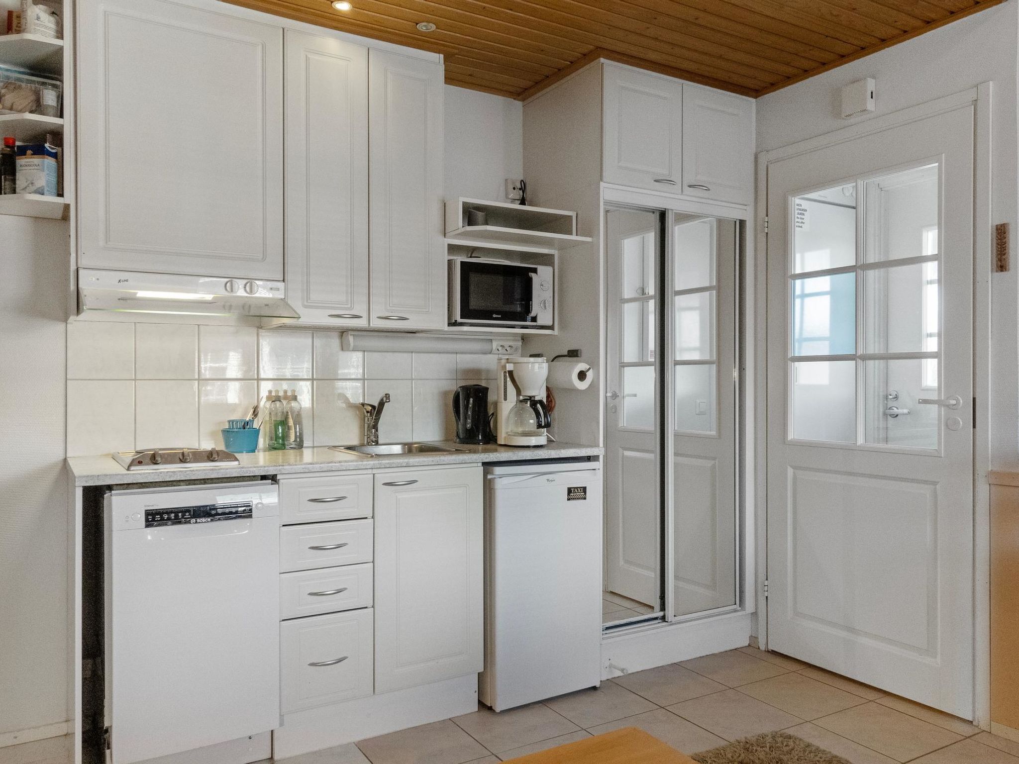 Réfrigérateur, micro-ondes, lave-vaisselle