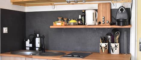 Fridge, microwave