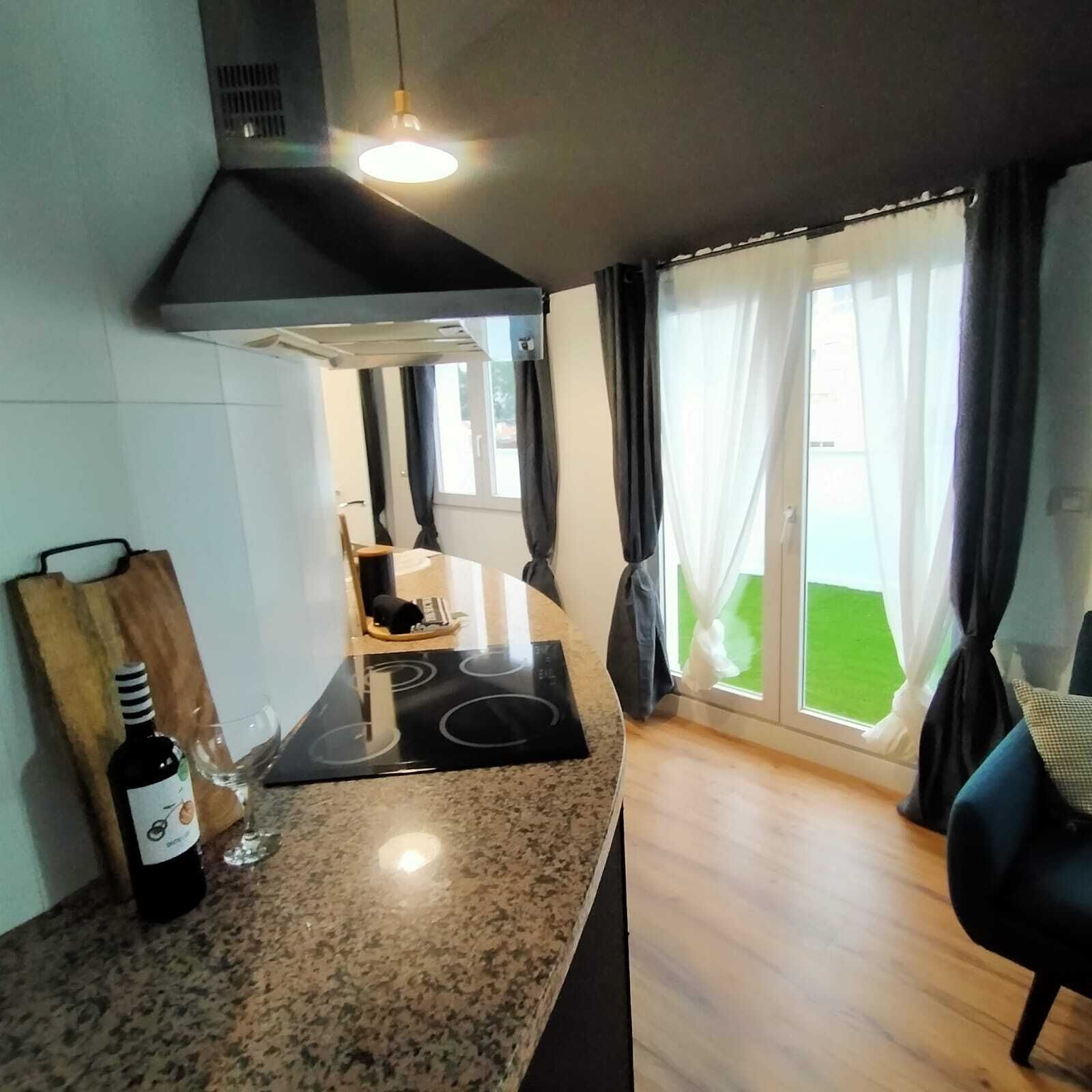 Frigorífic, microones, cafetera i tetera i torradora 