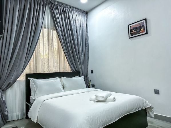 Individually decorated, individually furnished, desk - Westbro hotel and suites (Lekki)