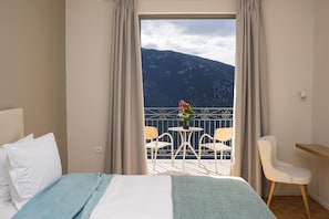 Safe på rommet, lydisolert, strykejern/-brett og wi-fi (inkludert)