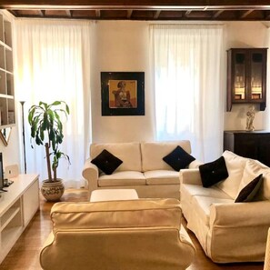 Living area - 1 bedroom apartment in rome (Roma)