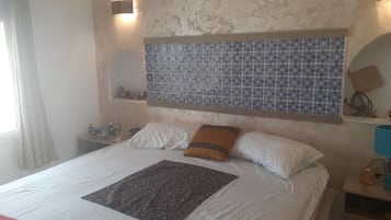 Literie de qualité supérieure, minibar, décoration personnalisée, bureau