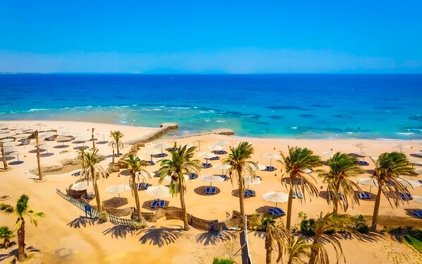 Private beach, 2 beach bars - White Valley Palace (Hurghada)