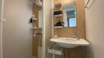 Hair dryer, towels