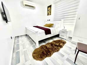 2 bedrooms, iron/ironing board, WiFi, bed sheets - The perfect place for relaxation with Modern interior design (ashale botwe)