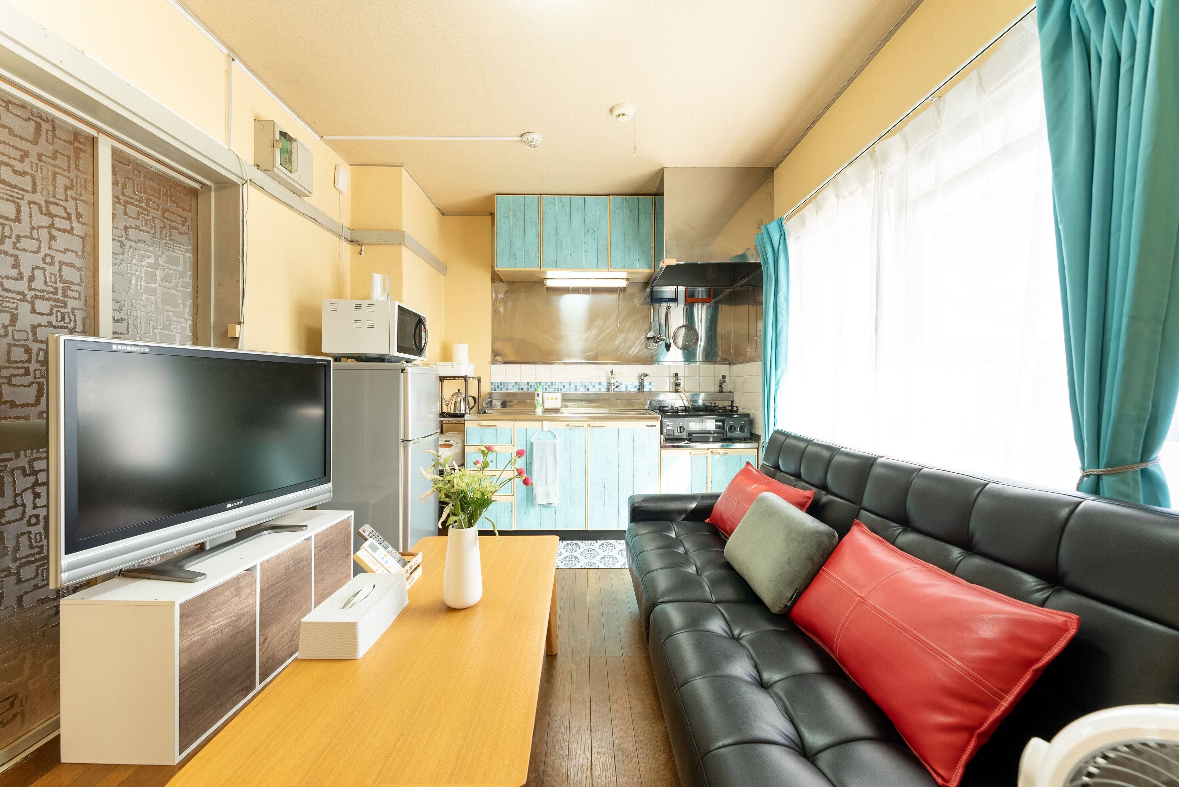 Basic Apartment | Living area | 37-inch LCD TV with digital channels