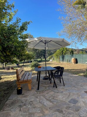 Outdoor dining - Finika House & Garden - Traditional charm with modern comfort. Vori, South Crete (Vori)