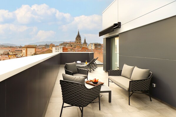 Superior Room, City View | Terrace/patio - NUVÓ HOTEL BOUTIQUE (Oviedo)
