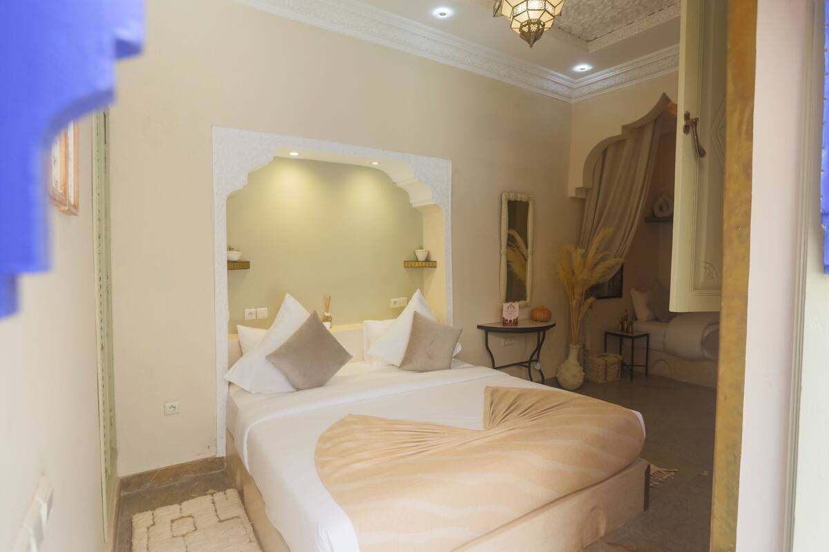 Premium Triple Room, Ensuite, Courtyard View (Chambre Miel) | Frette Italian sheets, premium bedding, down comforters