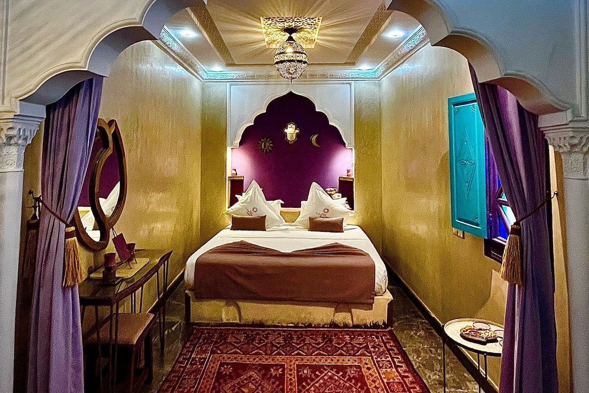 Quarto quádruplo luxo, suíte (Chambre Lilas) | Lençóis italianos Frette, roupas de cama premium, edredons de pluma