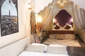 Comfort Quadruple Room, Ensuite | Frette Italian sheets, premium bedding, down comforters - Riad La Rose Orientale Marrakech (Marrakech)