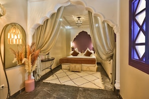 Comfort Quadruple Room, Ensuite | Frette Italian sheets, premium bedding, down comforters - Riad La Rose Orientale Marrakech (Marrakech)