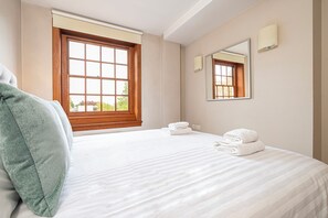 Appartement (1 Bedroom) | 1 chambre, fer et planche à repasser, lits bébé (en supplément)