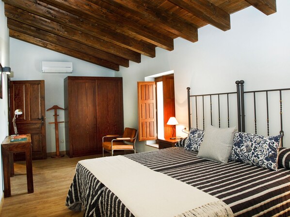 Villa – exclusive | 2 soverom, individuelt dekorert, skrivebord og skrivebord for bærbar PC