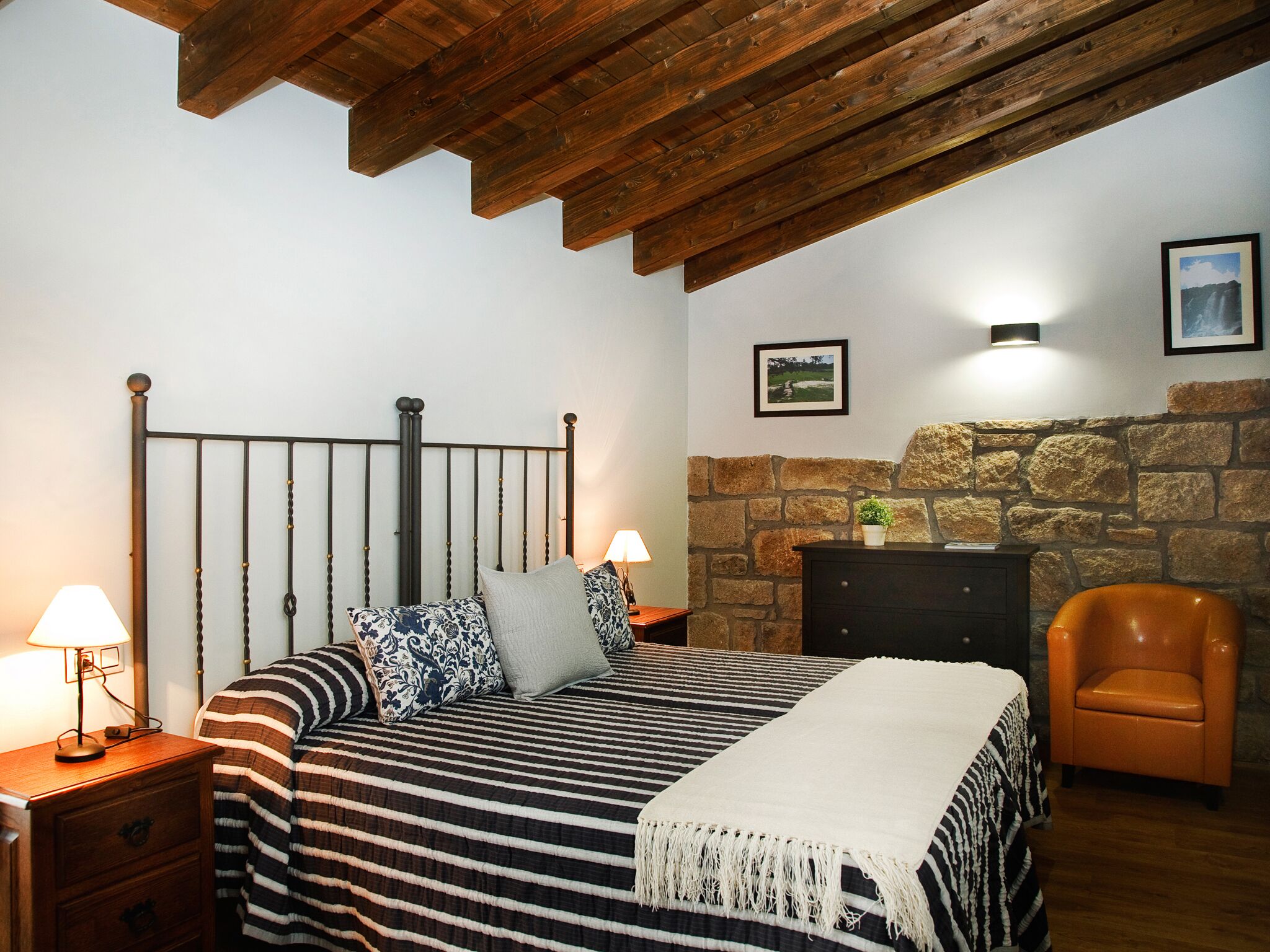 Exclusieve villa | 2 slaapkamers, individueel gedecoreerd, een bureau, een laptopwerkplek