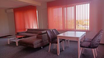 Appartamento Business | Wi-Fi gratuito, lenzuola, accesso in sedia a rotelle