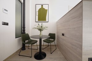 Medium Studio with Kitchenette and Balcony | Premium bedding, in-room safe, laptop workspace, free WiFi